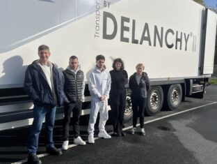 Surprise aux Transports Guiffant by Delanchy