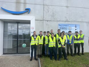 Amazon : immersion grandeur nature dans la logistique de la multinationale Amazon : immersion grandeur nature dans la logistique de la multinationale